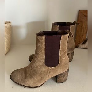Distressed, Jeffrey Campbell, Chelsea boots, 7.5.
